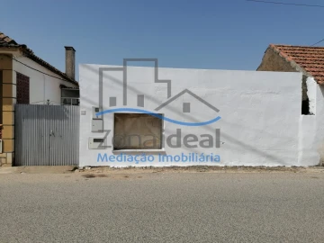Moradia T2 para Venda em Abrigada e Cabanas de Torres