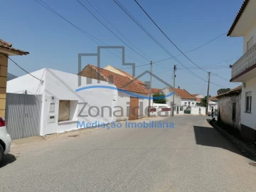 Moradia T2 para Venda em Abrigada e Cabanas de Torres