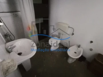 Moradia T2 para Venda em Abrigada e Cabanas de Torres