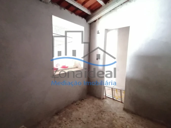 Moradia T2 para Venda em Abrigada e Cabanas de Torres Foto 7