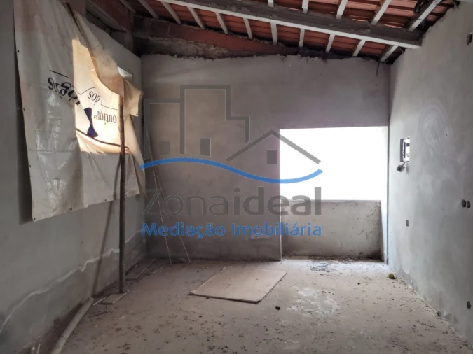 Moradia T2 para Venda em Abrigada e Cabanas de Torres Foto 9