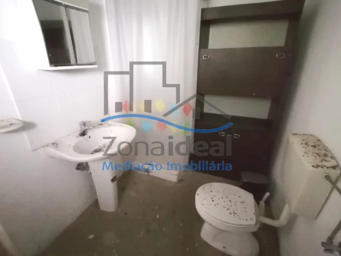 Moradia T2 para Venda em Abrigada e Cabanas de Torres Foto 11