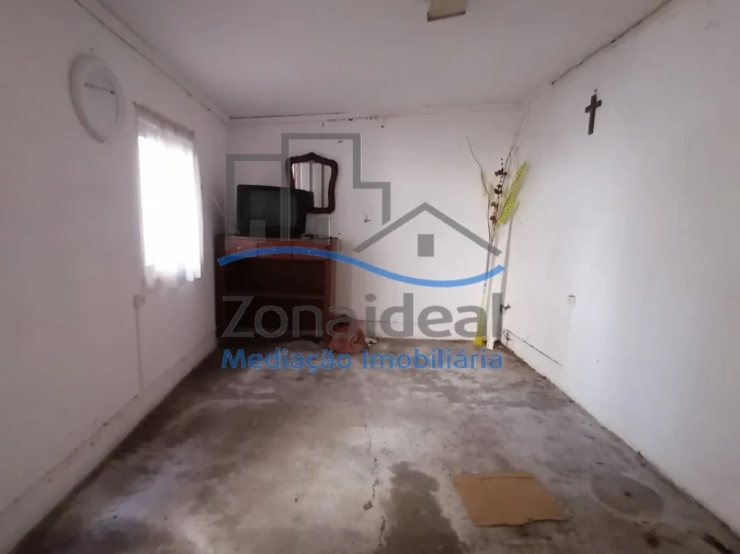 Moradia T2 para Venda em Abrigada e Cabanas de Torres Foto 8