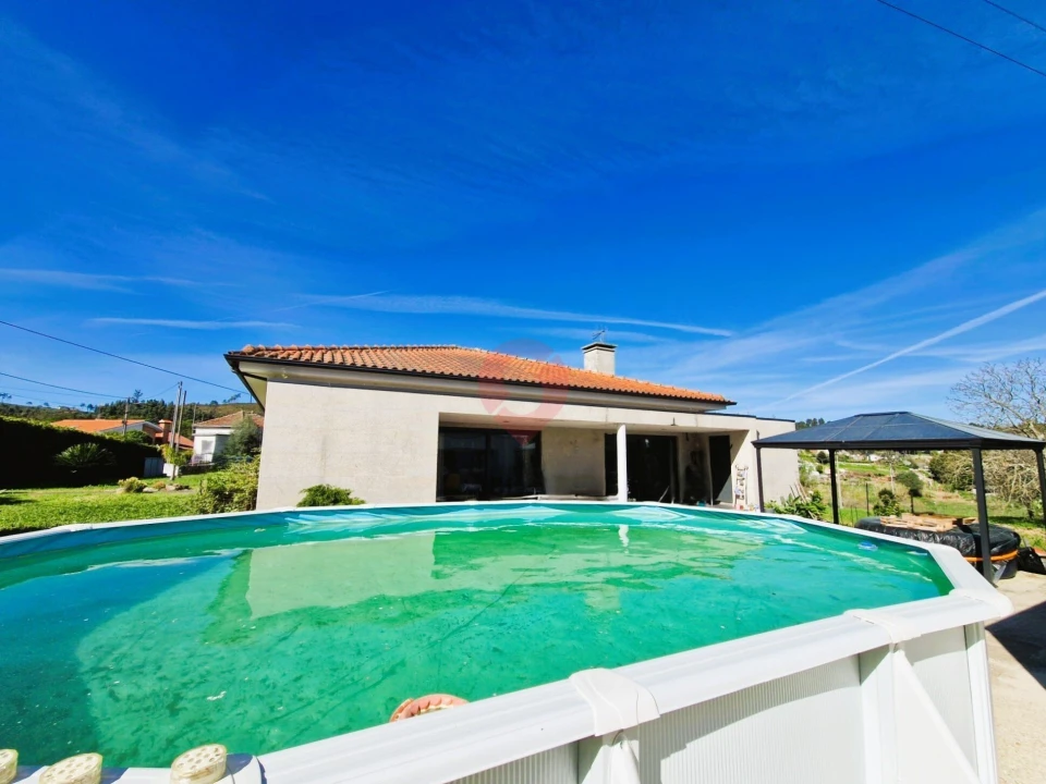 Moradia T3 para Venda em Longos Vales Foto 5