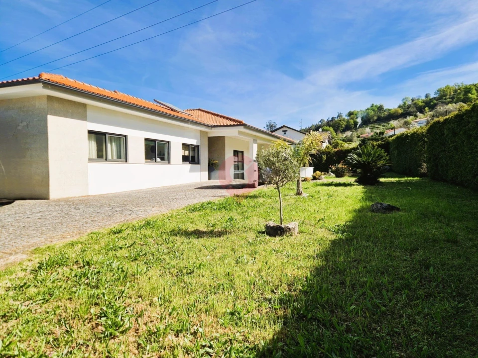 Moradia T3 para Venda em Longos Vales Foto 2