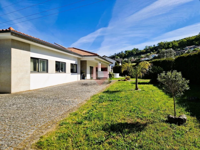 Moradia T3 para Venda em Longos Vales Foto 12