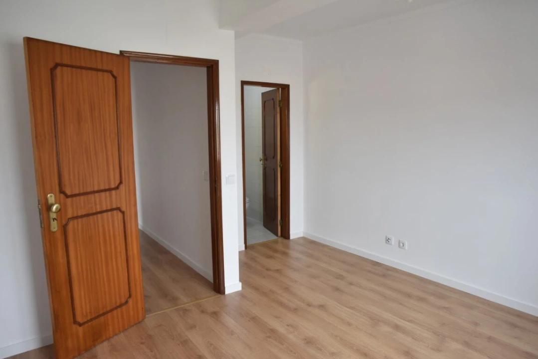 Apartamento T3 para Venda em Buarcos Foto 17