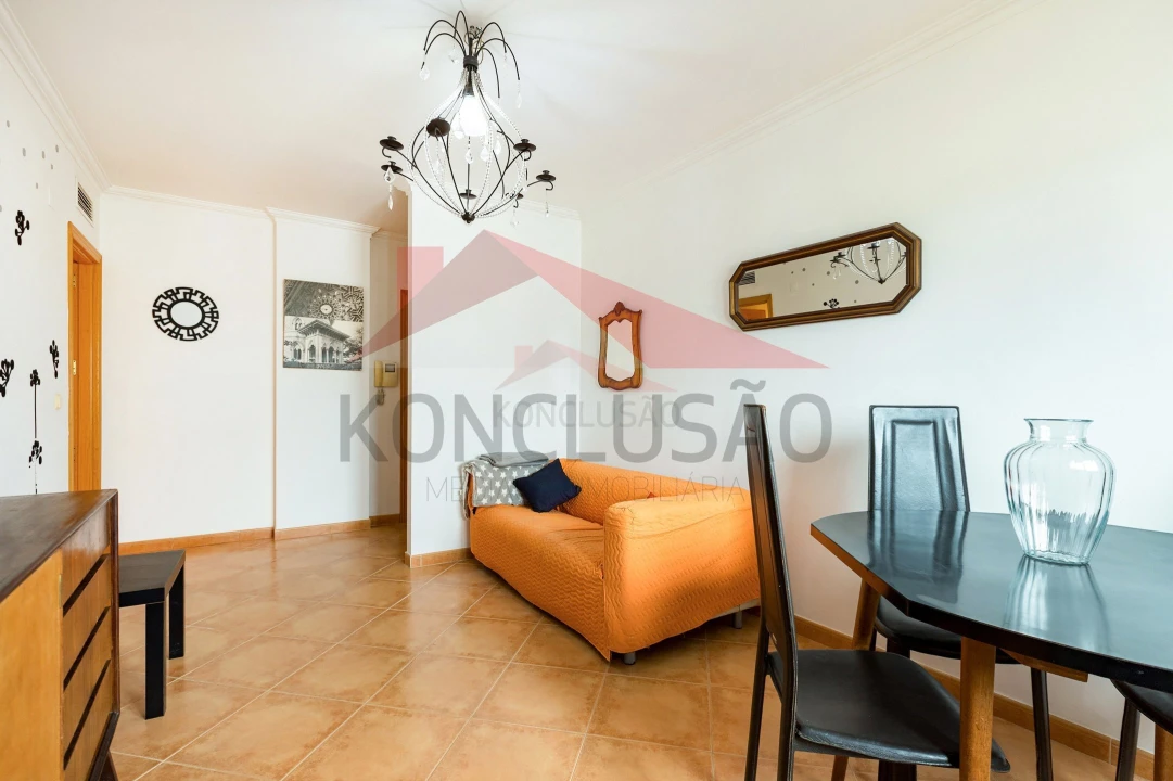Apartamento T2 para Venda em Carregado e Cadafais Foto 12