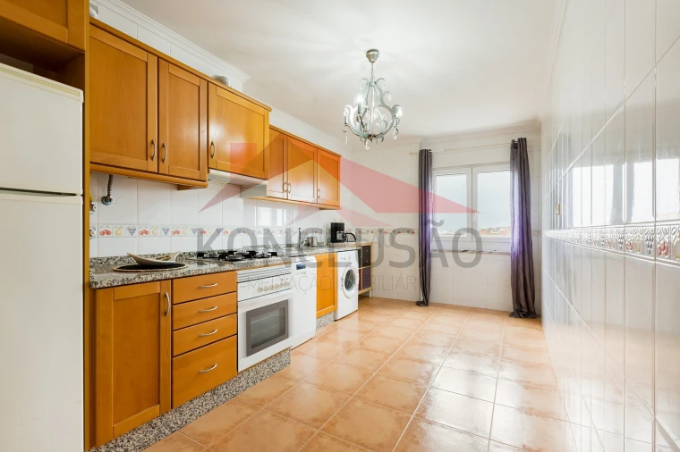 Apartamento T2 para Venda em Carregado e Cadafais Foto 1