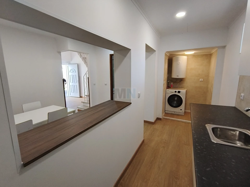 Moradia T2 para Venda em Santa Clara e Castelo Viegas Foto 3