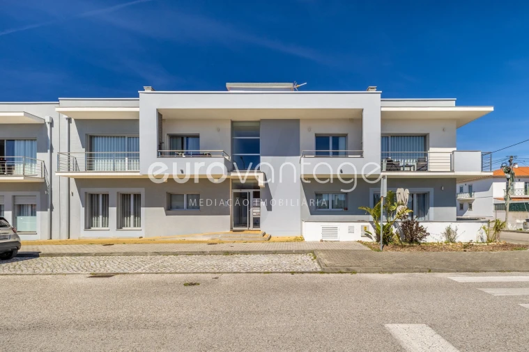 Apartamento T3 para Venda em Marinha Grande Foto 2