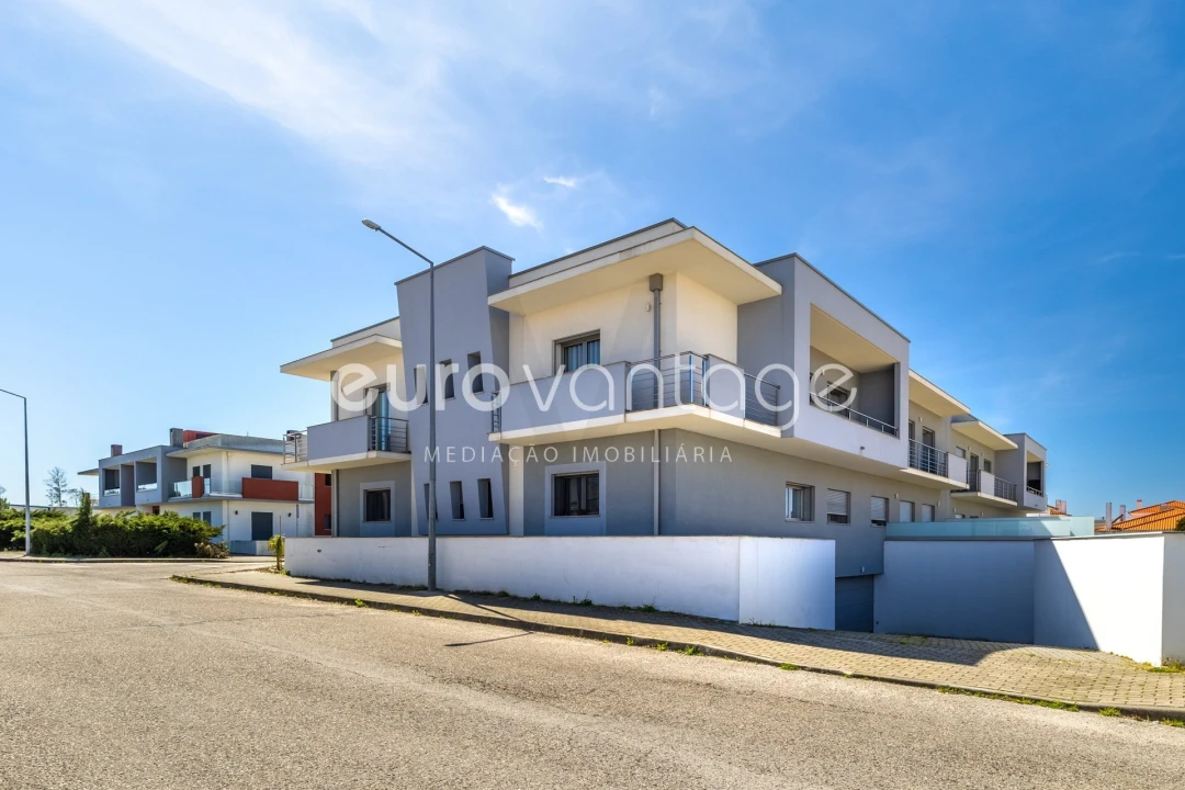 Apartamento T3 para Venda em Marinha Grande Foto 1
