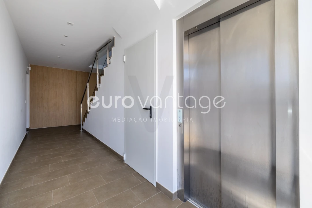 Apartamento T3 para Venda em Marinha Grande Foto 3