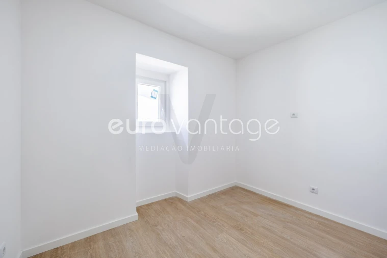 Moradia T2 para Venda em Caranguejeira Foto 4