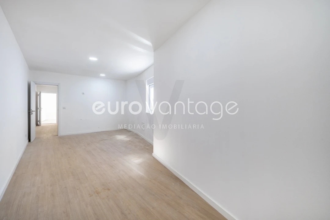 Moradia T2 para Venda em Caranguejeira Foto 12