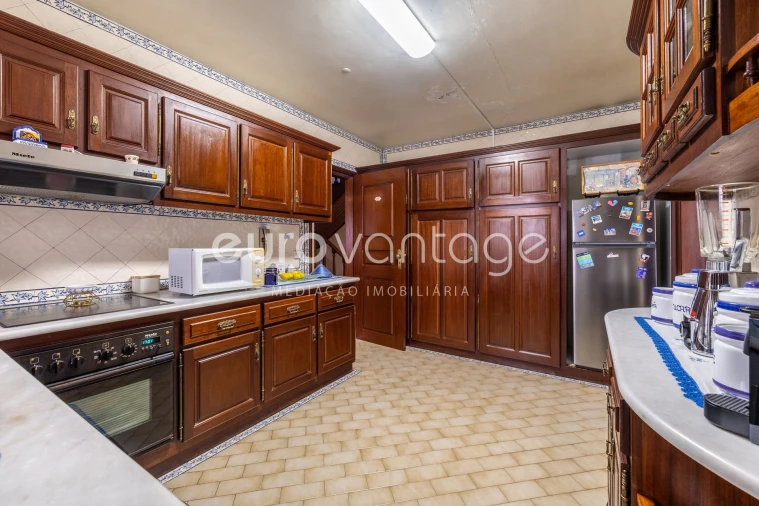 Moradia T8 para Venda em Marrazes e Barosa Foto 16