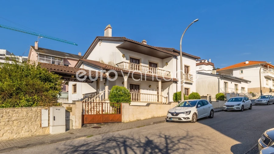 Moradia T8 para Venda em Marrazes e Barosa