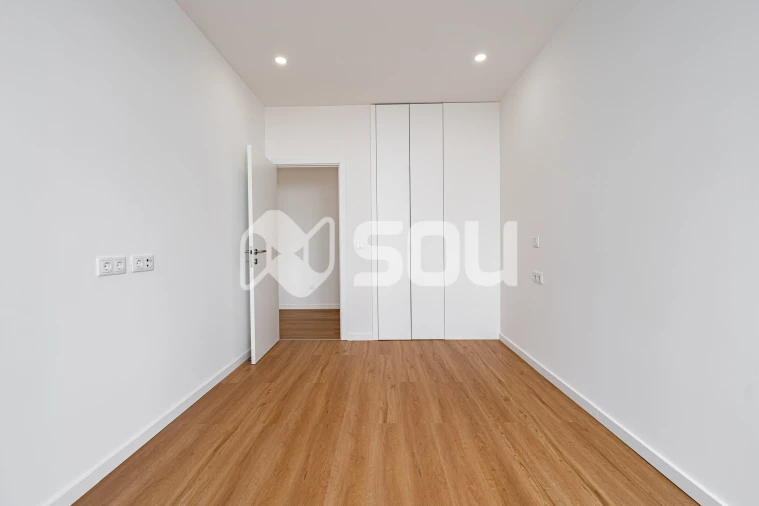 Apartamento T2 para Venda em Campanhã Foto 16