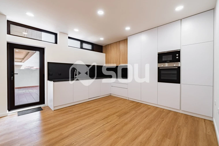 Apartamento T2 para Venda em Campanhã Foto 4