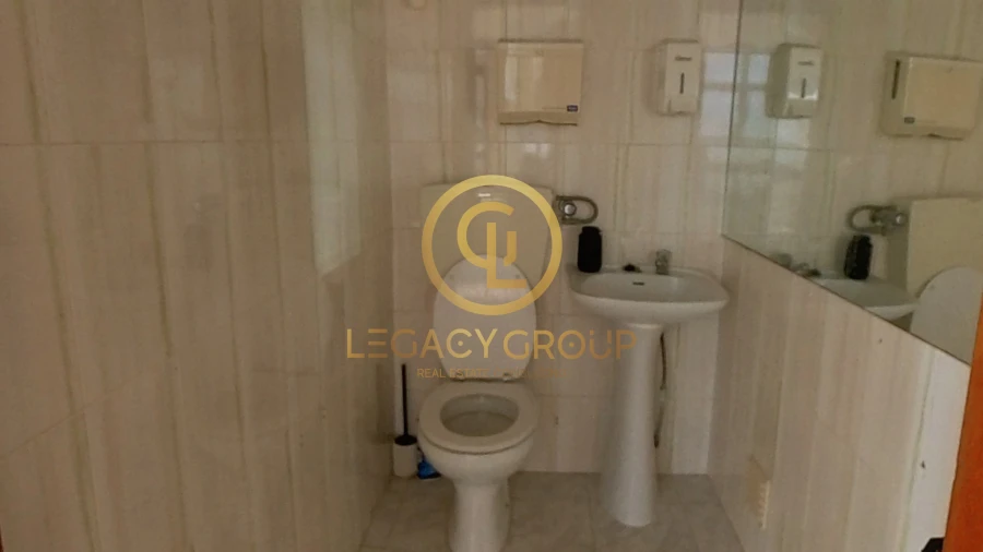 Loja para Arrendamento em Armação de Pera Foto 9