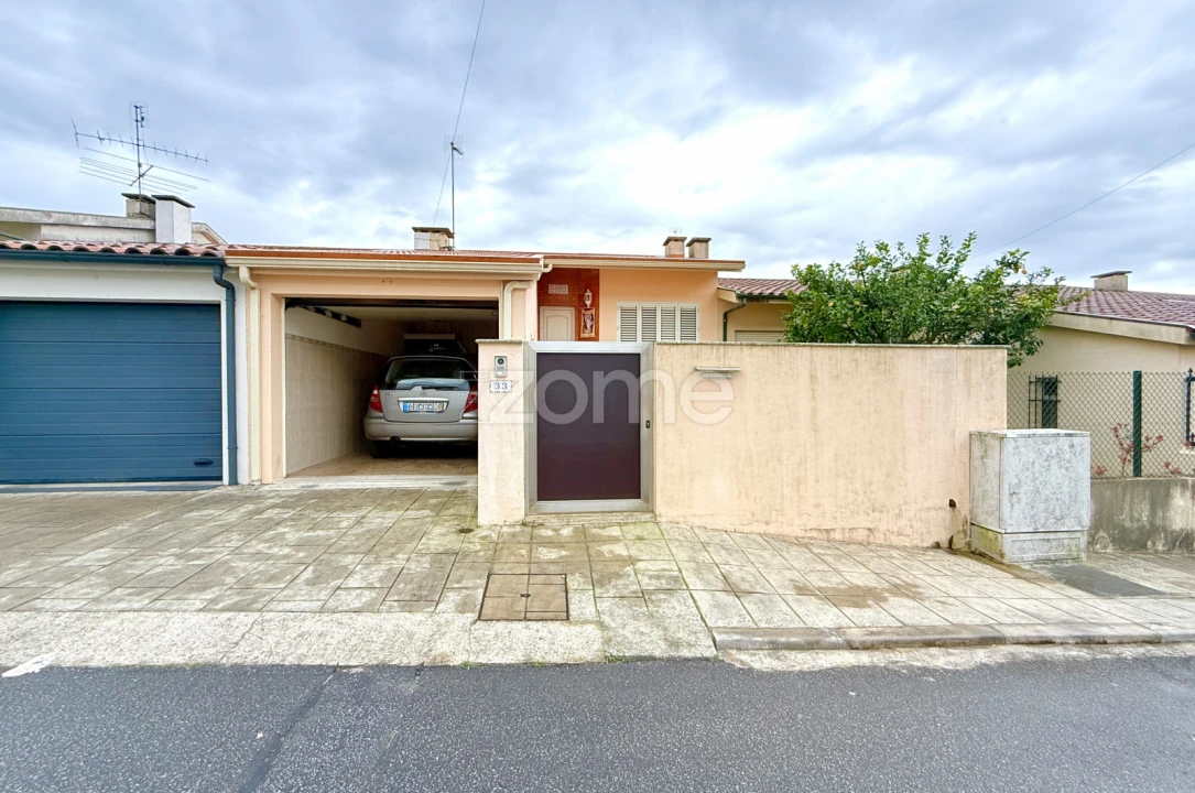 Moradia T3 para Venda em Vila Nova de Famalicão e Calendário Foto 1