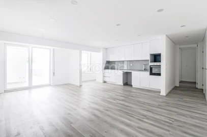 Apartamento T2 para Arrendamento em Campanhã