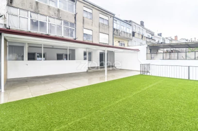 Apartamento T2 para Arrendamento em Campanhã