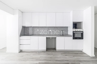 Apartamento T2 para Arrendamento em Campanhã