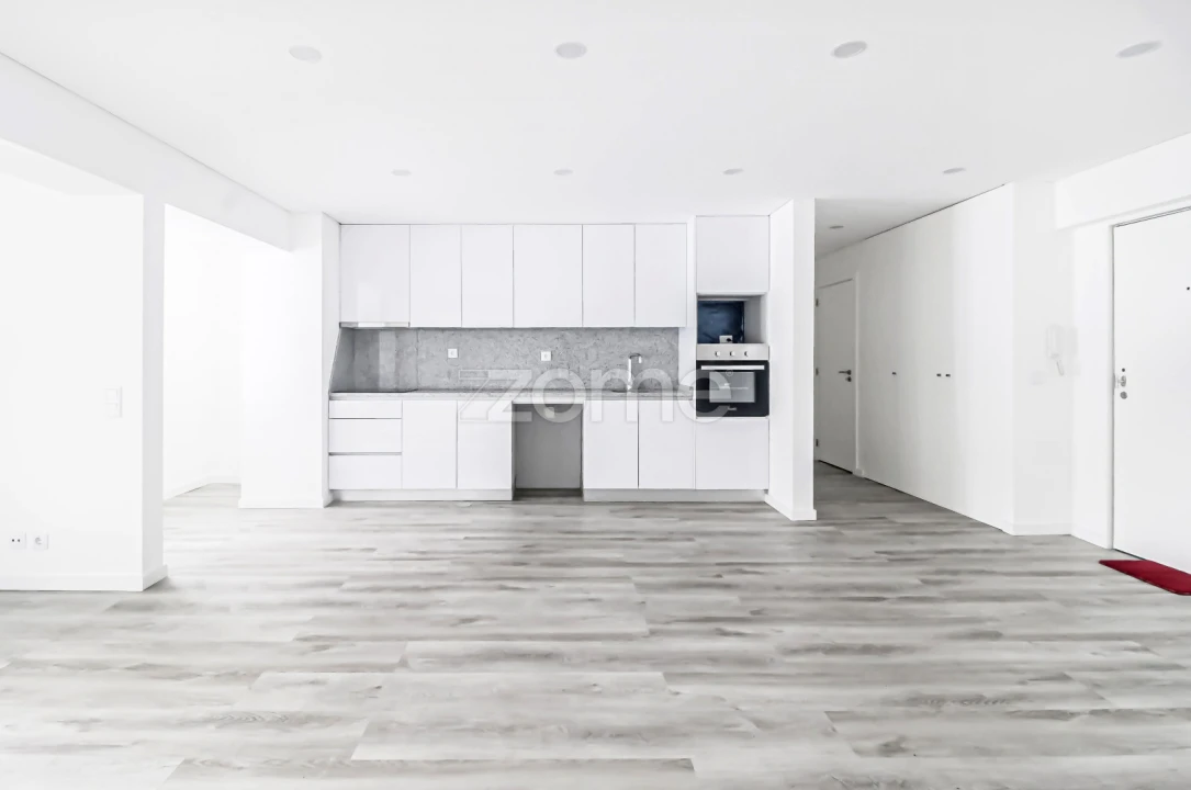 Apartamento T2 para Arrendamento em Campanhã Foto 7