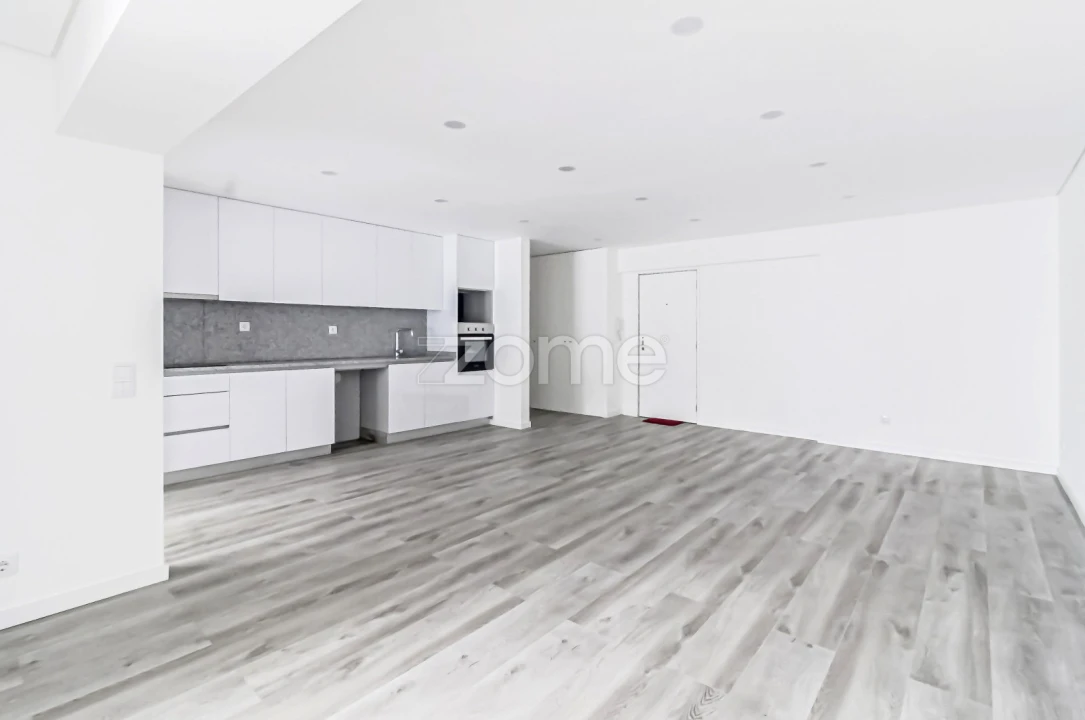 Apartamento T2 para Arrendamento em Campanhã Foto 8