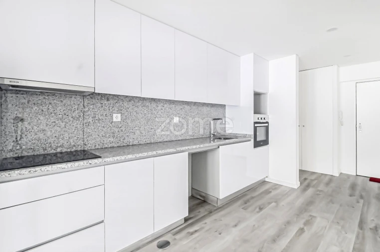 Apartamento T2 para Arrendamento em Campanhã Foto 12