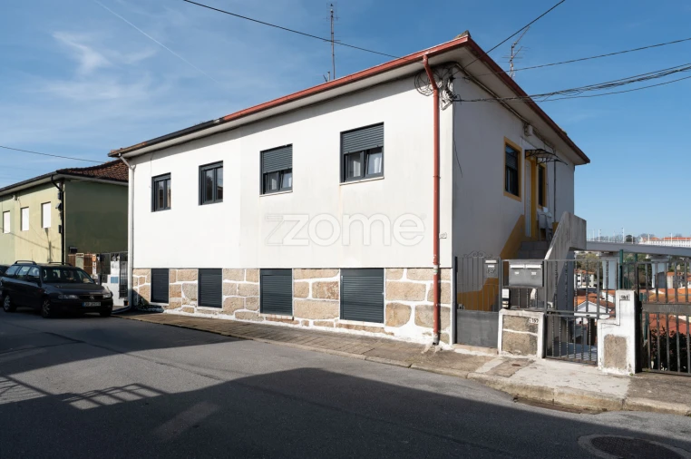 Apartamento T2 para Venda em Oliveira do Douro Foto 2