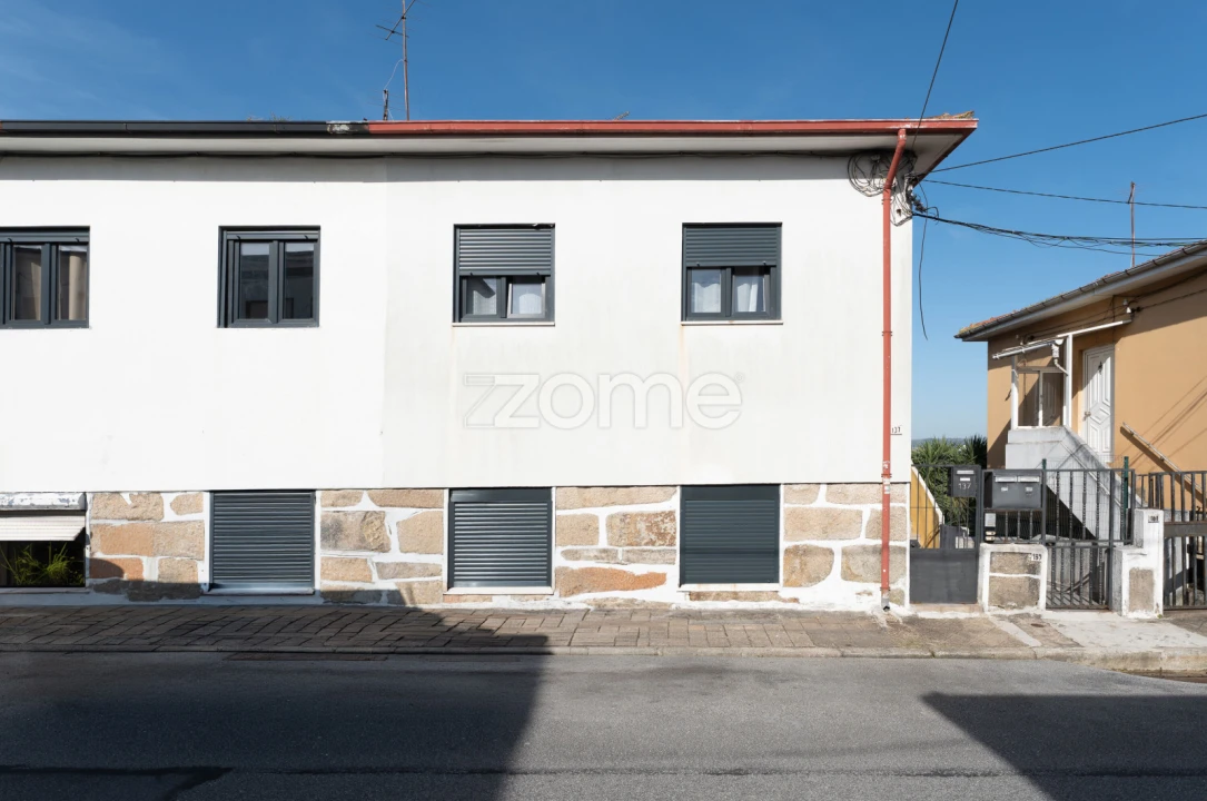 Apartamento T2 para Venda em Oliveira do Douro Foto 1