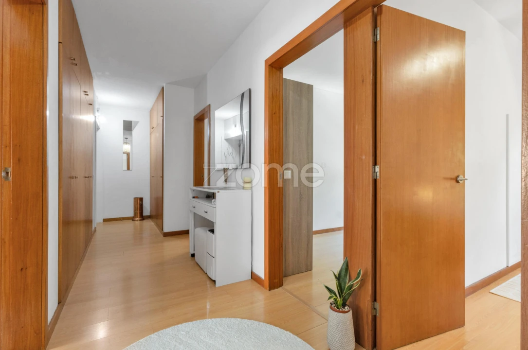 Apartamento T3 para Venda em Guilhabreu Foto 4