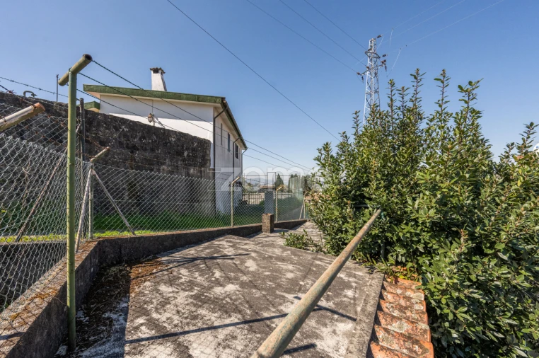 Moradia T4 para Venda em Nogueira, Fraião e Lamaçães Foto 33