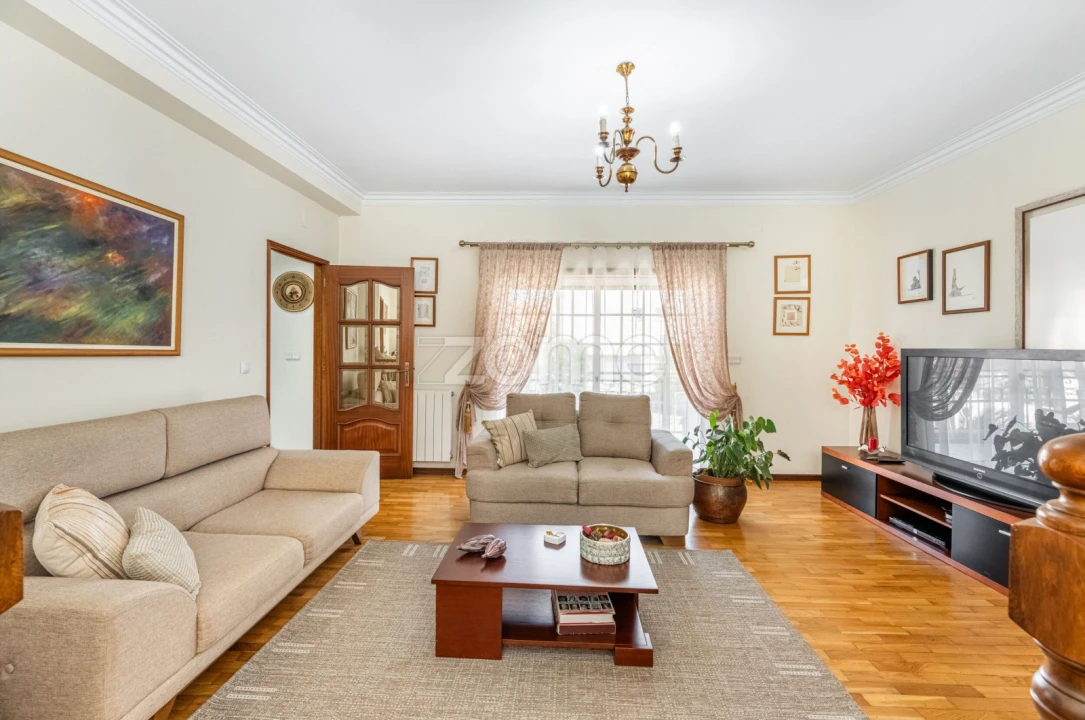 Moradia T4 para Venda em Nogueira, Fraião e Lamaçães Foto 3