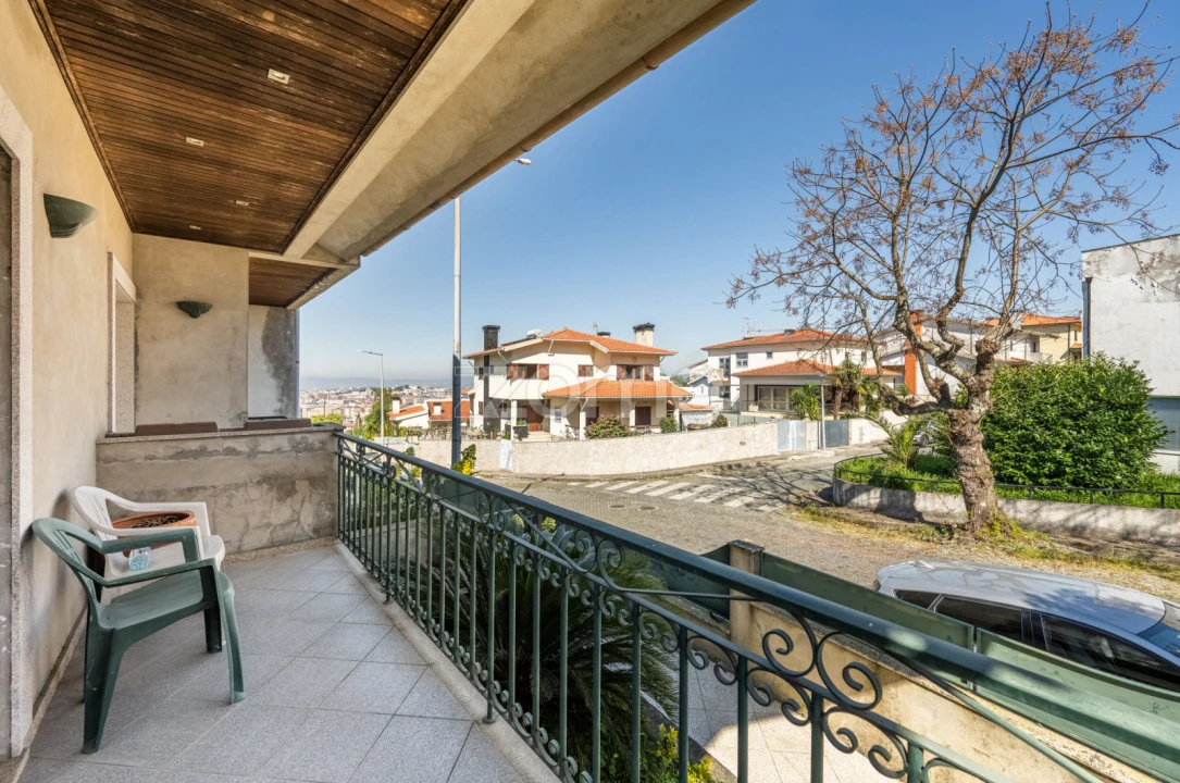 Moradia T4 para Venda em Nogueira, Fraião e Lamaçães Foto 4