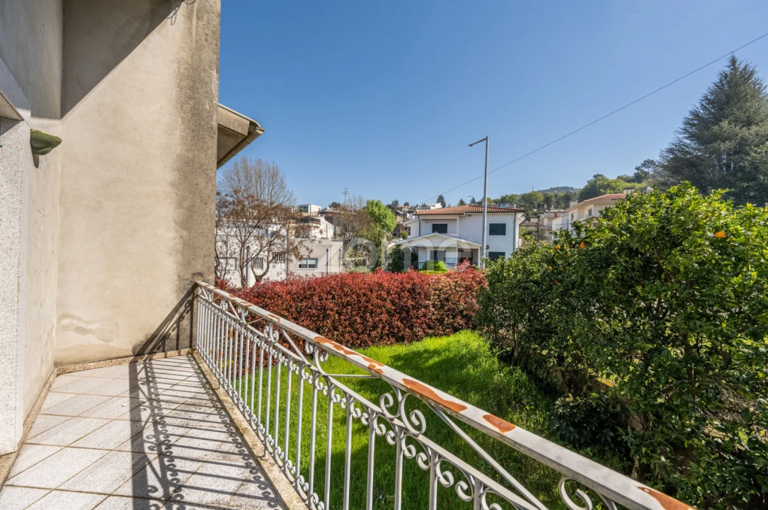 Moradia T4 para Venda em Nogueira, Fraião e Lamaçães Foto 27