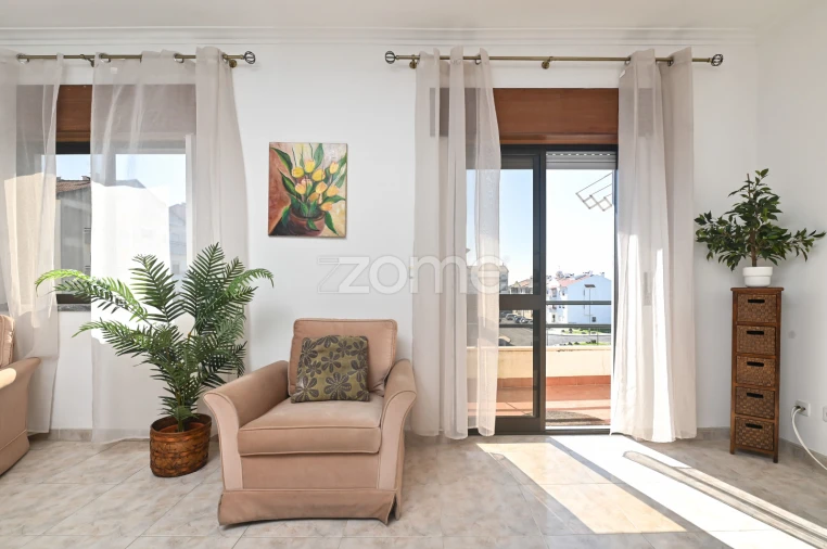Apartamento T2 para Venda em Rio de Mouro Foto 6