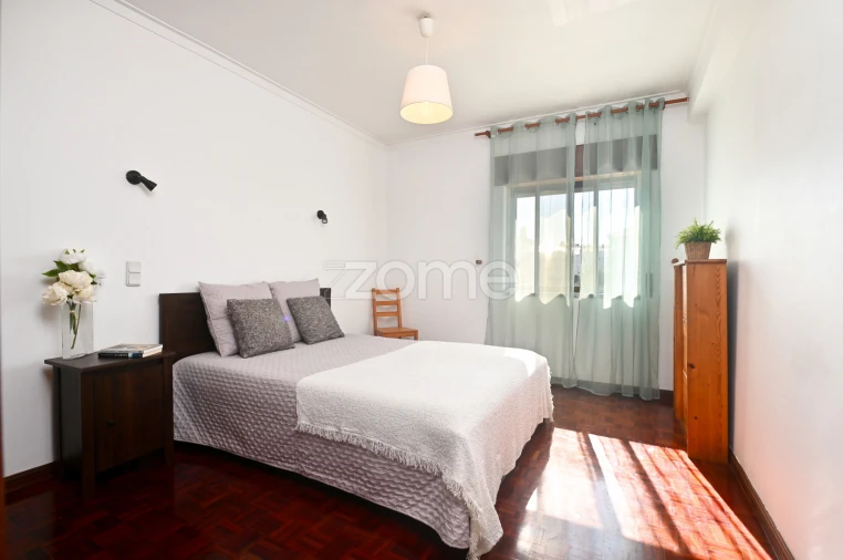 Apartamento T2 para Venda em Rio de Mouro Foto 15