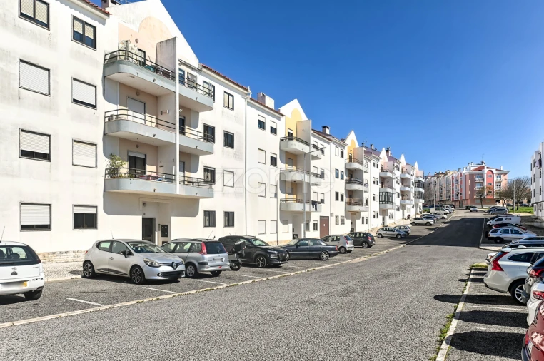 Apartamento T2 para Venda em Rio de Mouro Foto 23