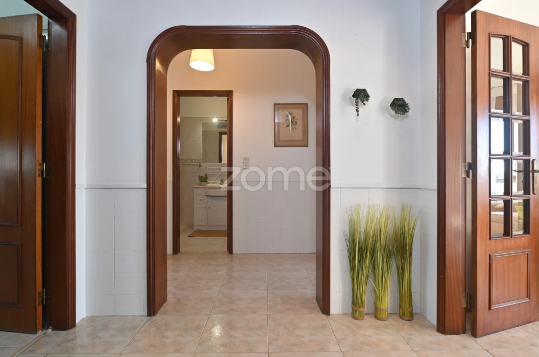 Apartamento T2 para Venda em Rio de Mouro Foto 17