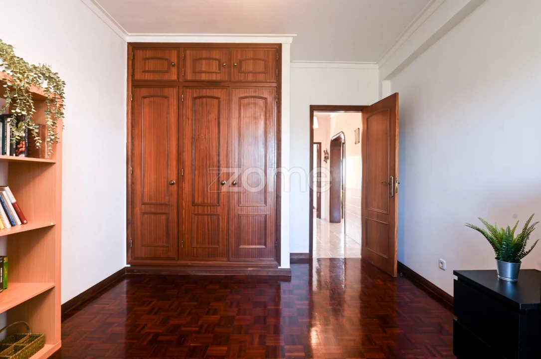 Apartamento T2 para Venda em Rio de Mouro Foto 21