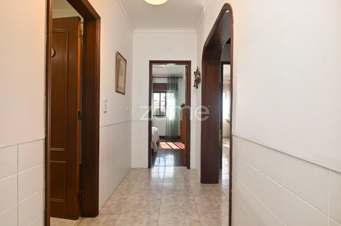 Apartamento T2 para Venda em Rio de Mouro Foto 14