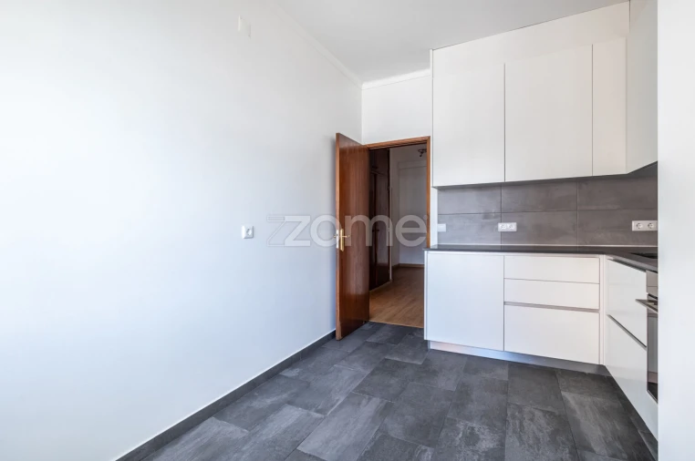 Apartamento T2 para Venda em Leiria, Pousos, Barreira e Cortes Foto 17