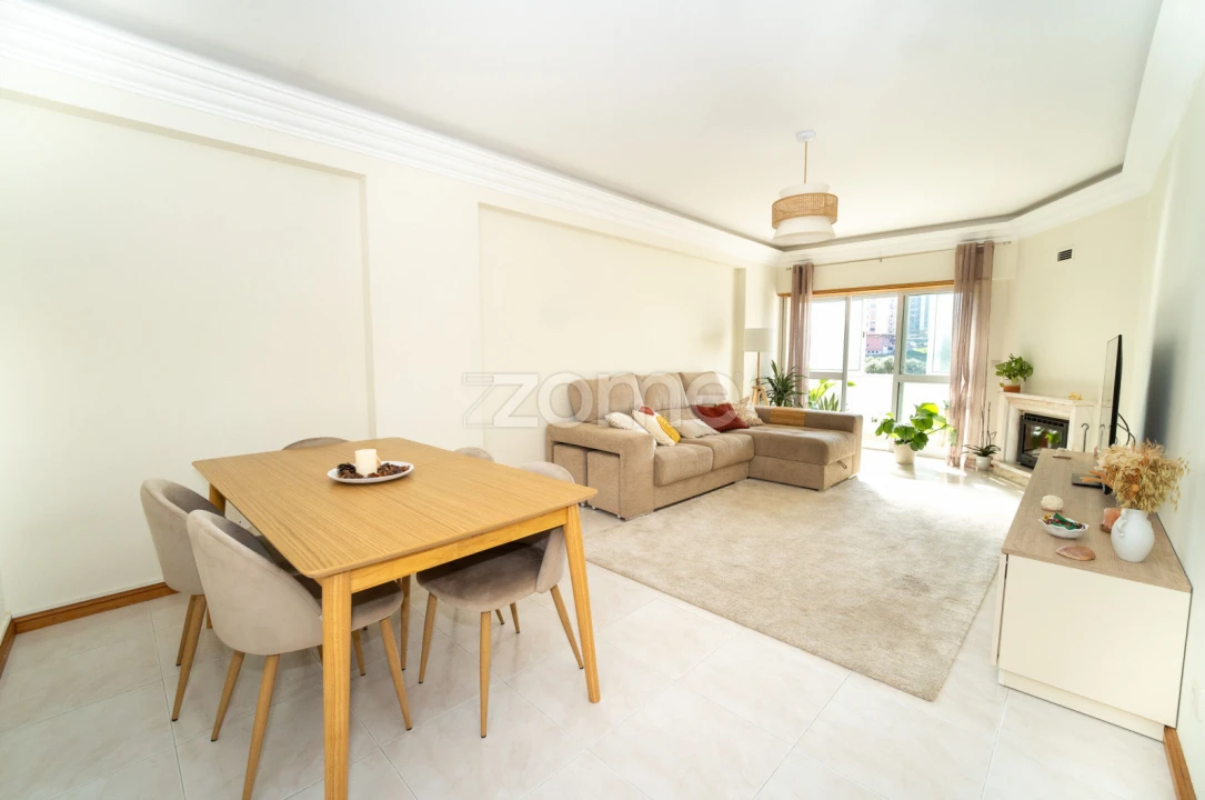 Apartamento T2 para Venda em Cacém e São Marcos Foto 4