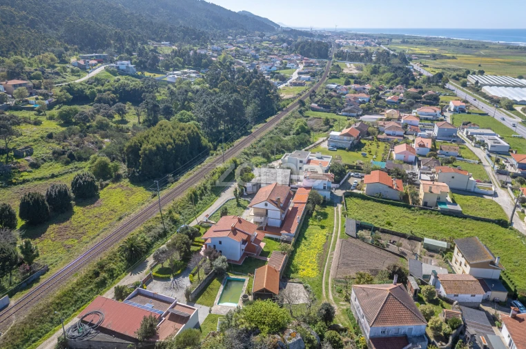 Terreno Comércio / Armazém para Venda em Carreço Foto 12