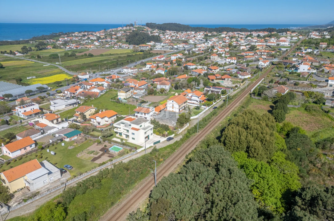 Terreno Comércio / Armazém para Venda em Carreço Foto 10