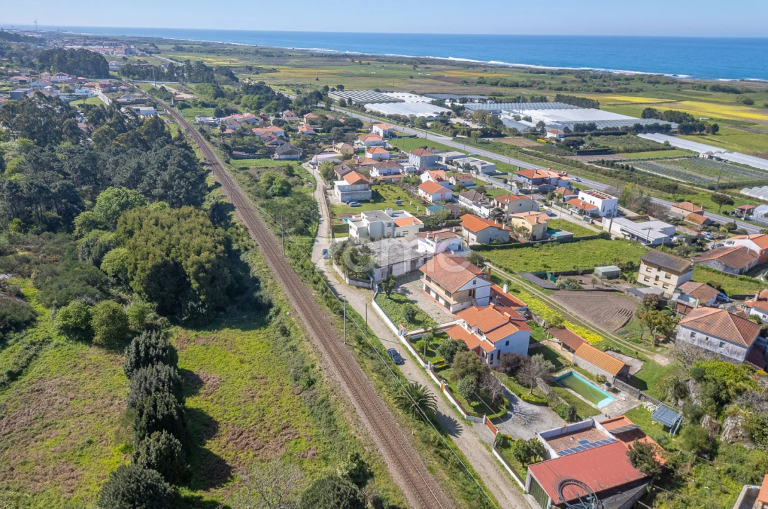 Terreno Comércio / Armazém para Venda em Carreço Foto 11