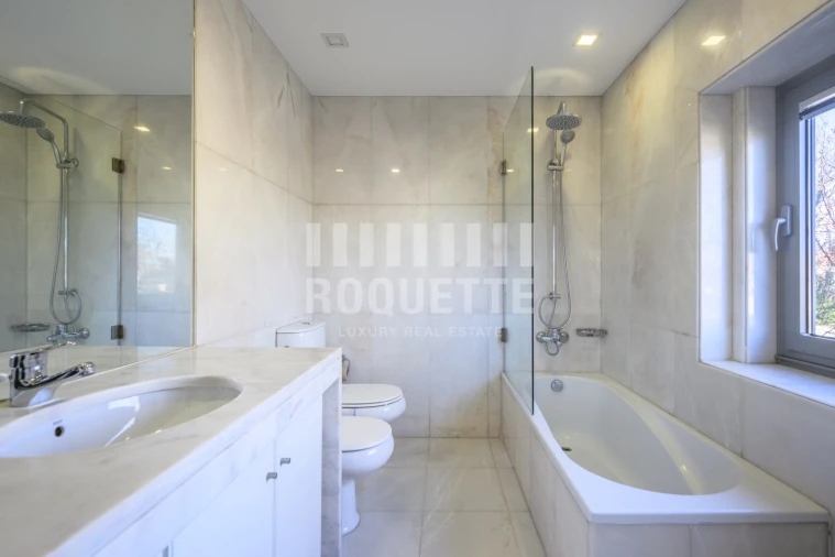 Moradia T3 para Venda em Lordelo do Ouro e Massarelos Foto 19